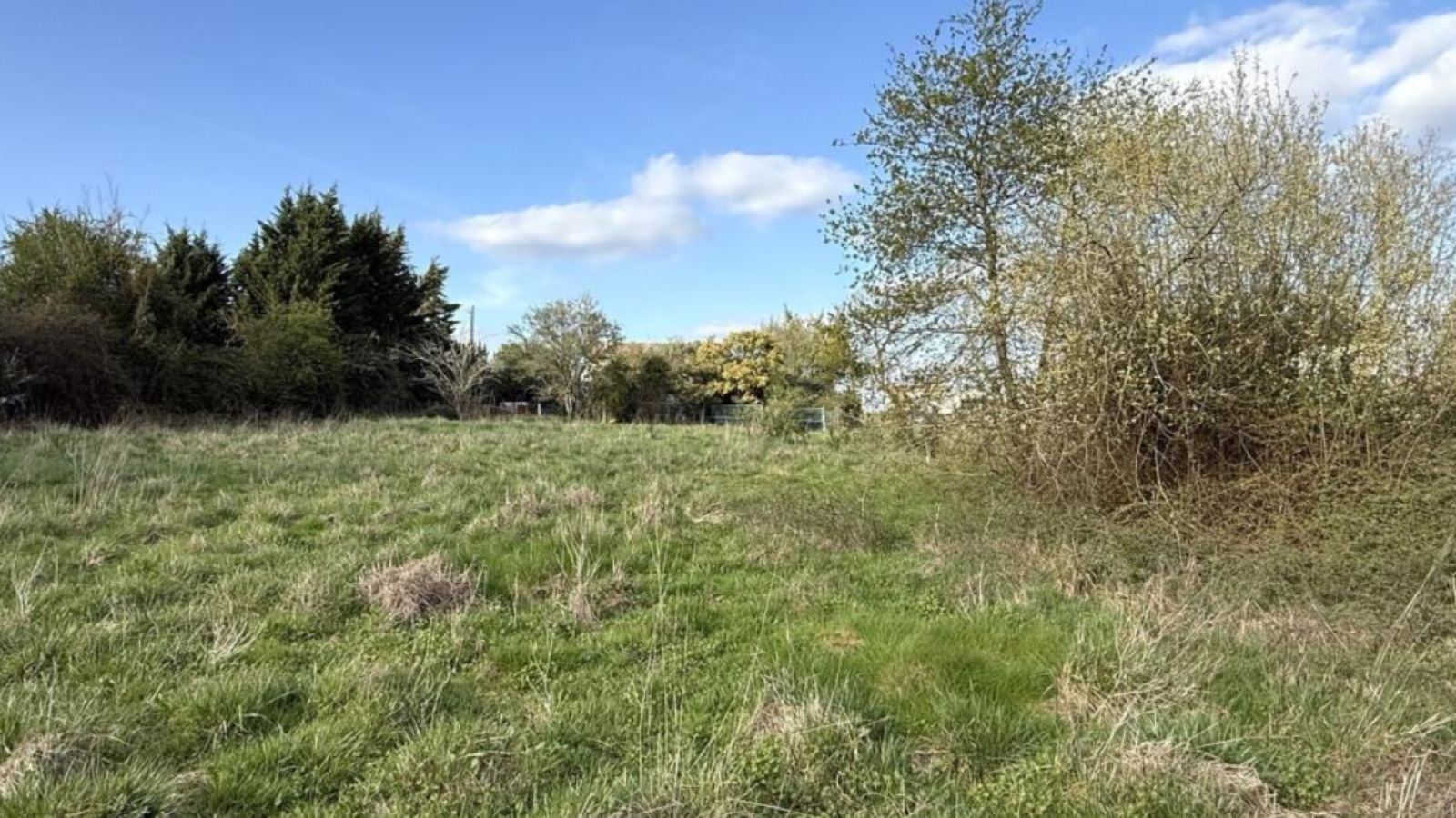 Terrain constructible de 509m2 à Créon