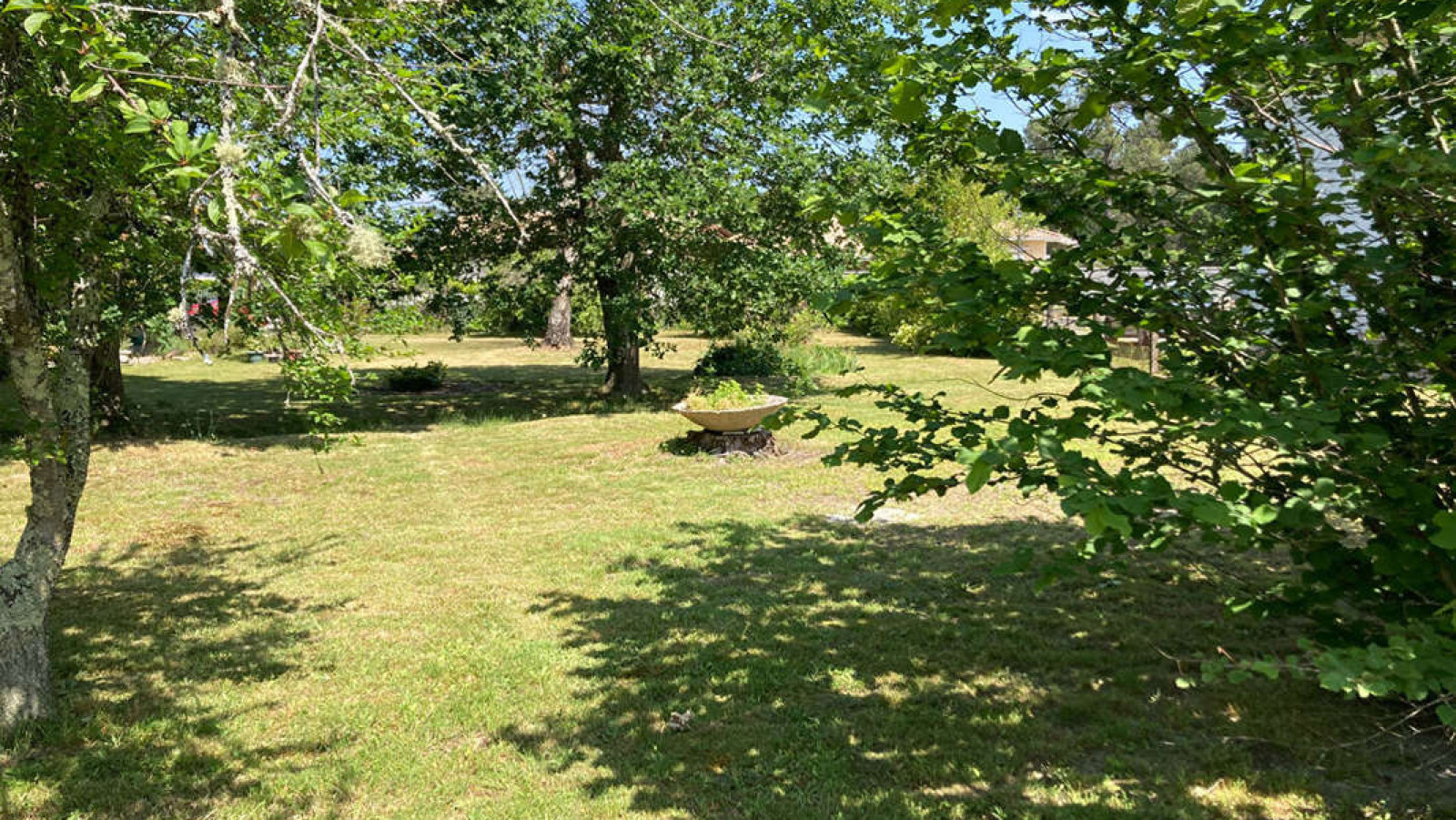 Terrain constructible de 807m2 à Mios