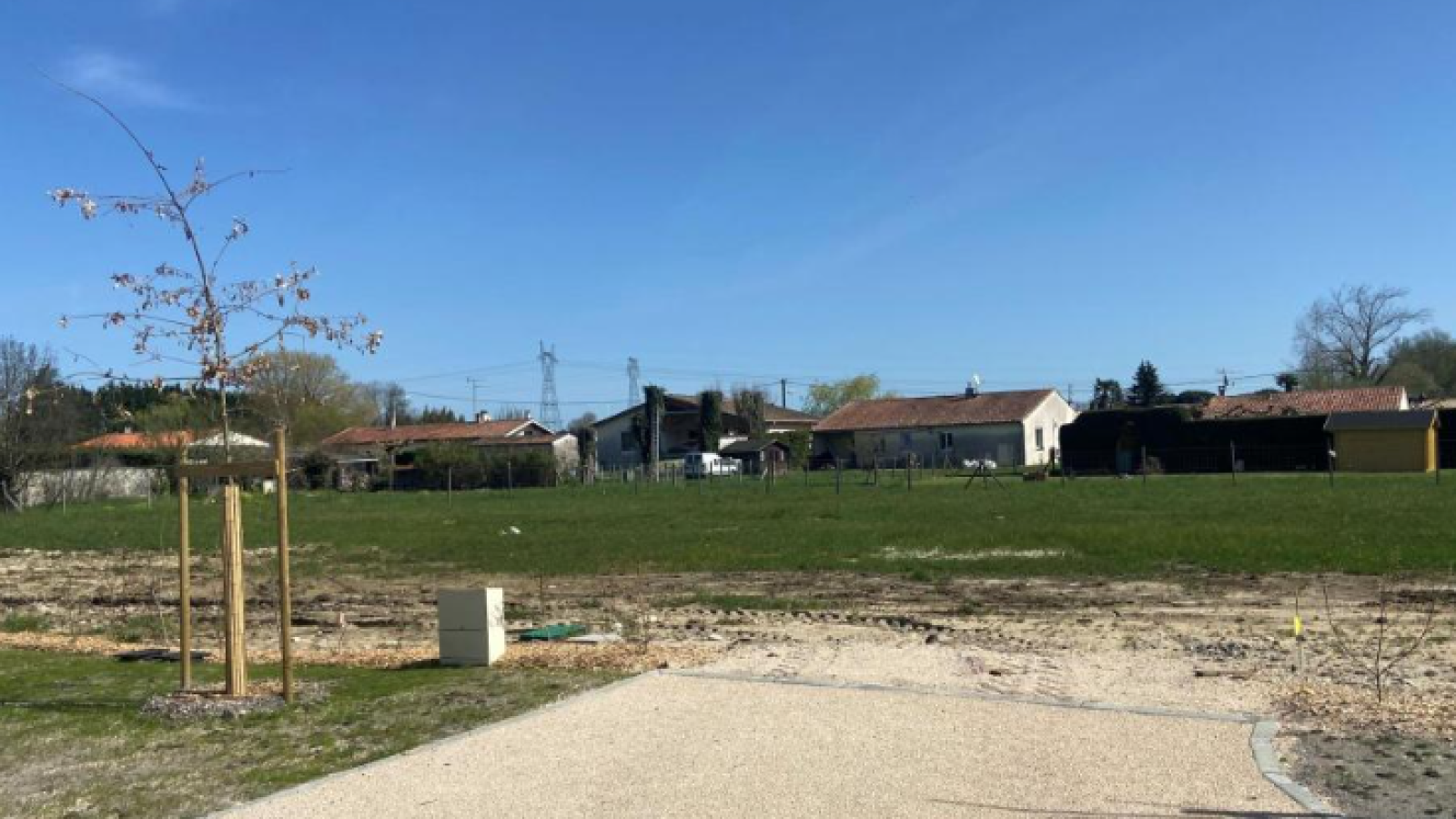 Terrain constructible de 671m2 à Saint-Laurent-Médoc
