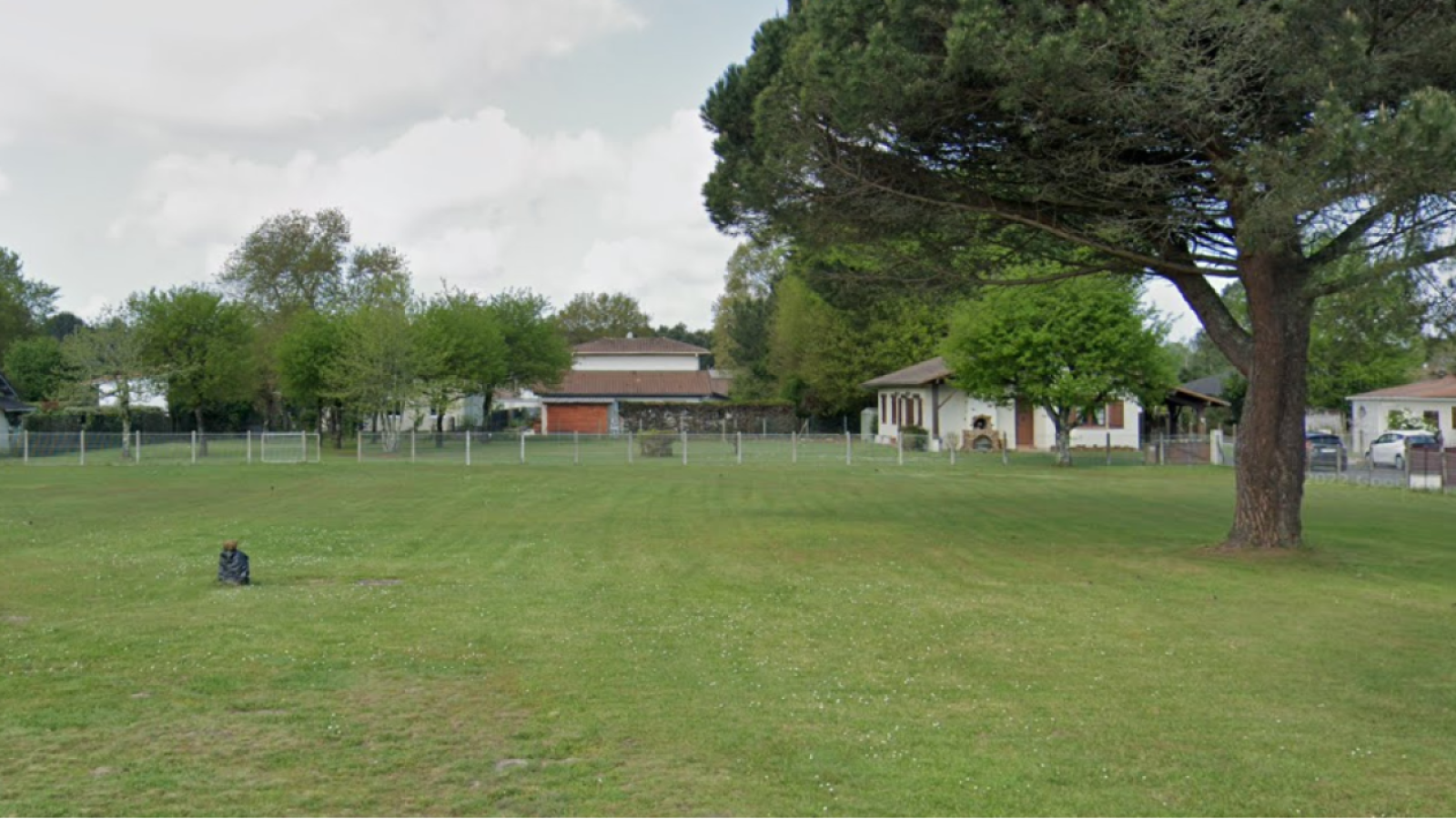 Terrain constructible de 985m2 à Le Teich