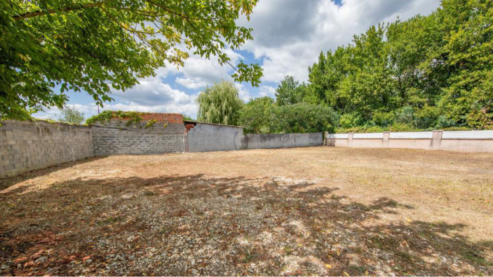 Terrain constructible de 366m2 à Belin-Béliet