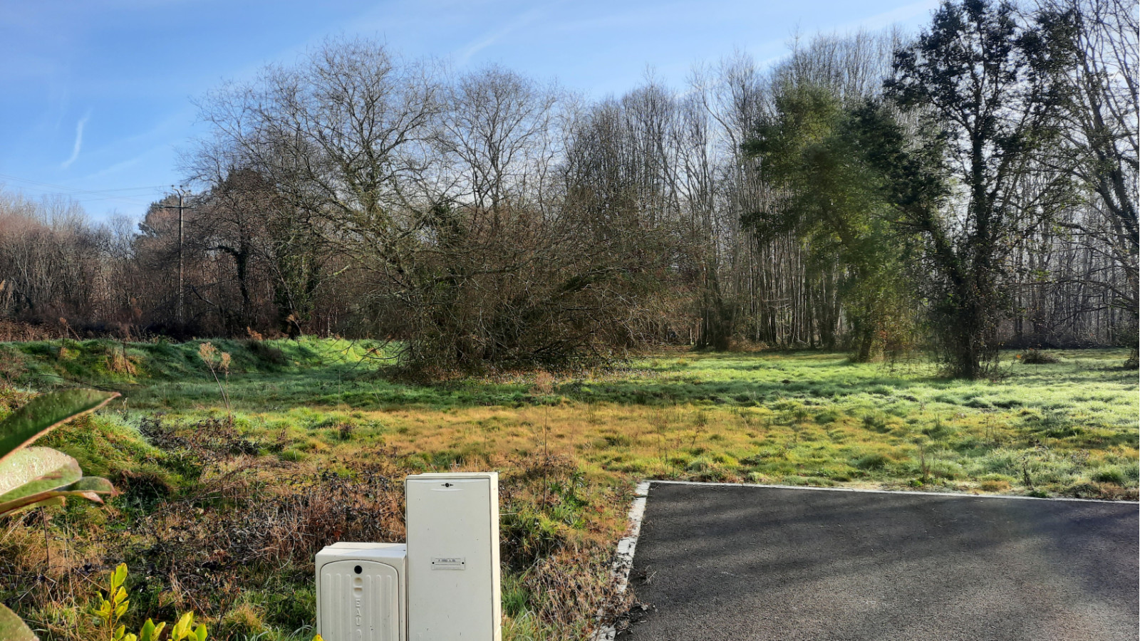 Terrain constructible de 610m2 à Oeyreluy