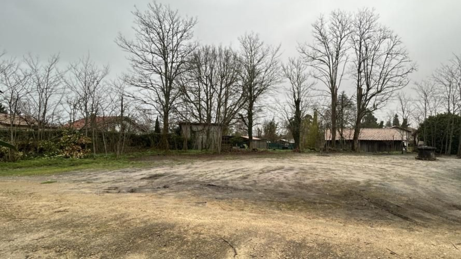 Terrain constructible de 4750m2 à Giscos