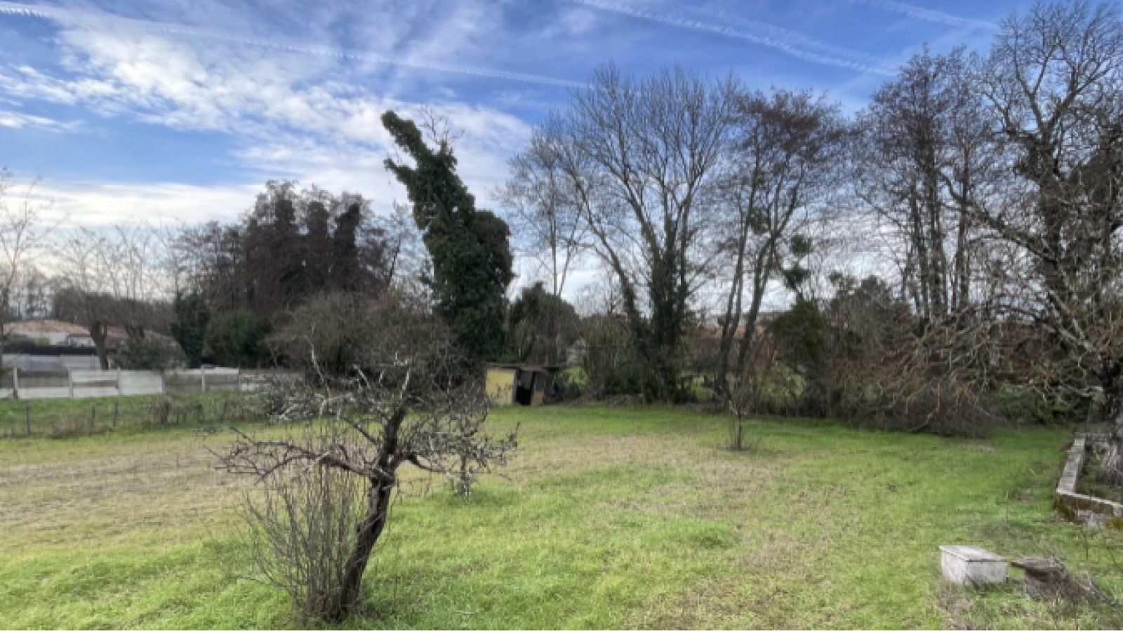 Terrain constructible de 400m2 à Prignac-et-Marcamps