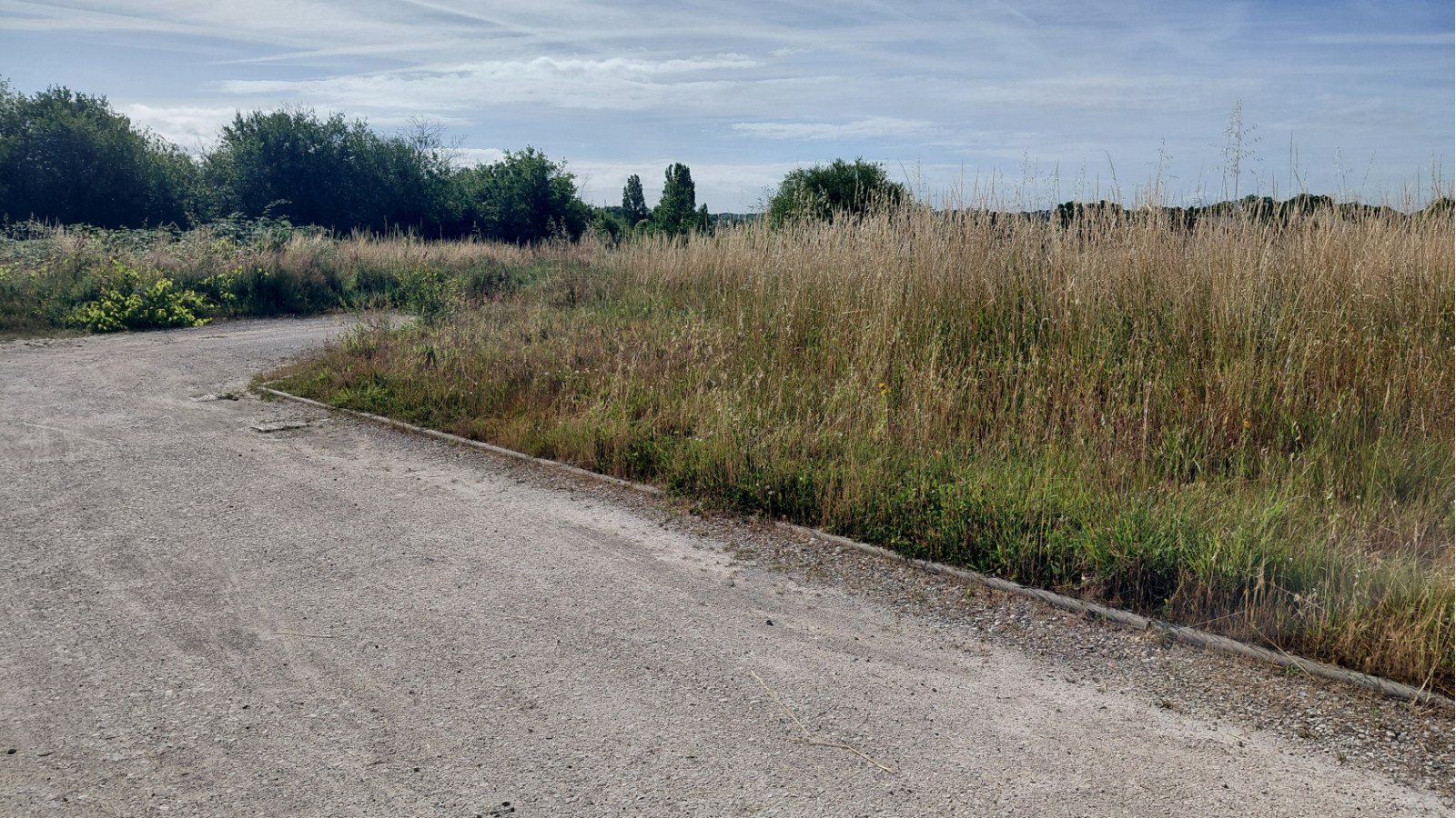 Terrain constructible de 606m2 à Saint-Ciers-d'Abzac
