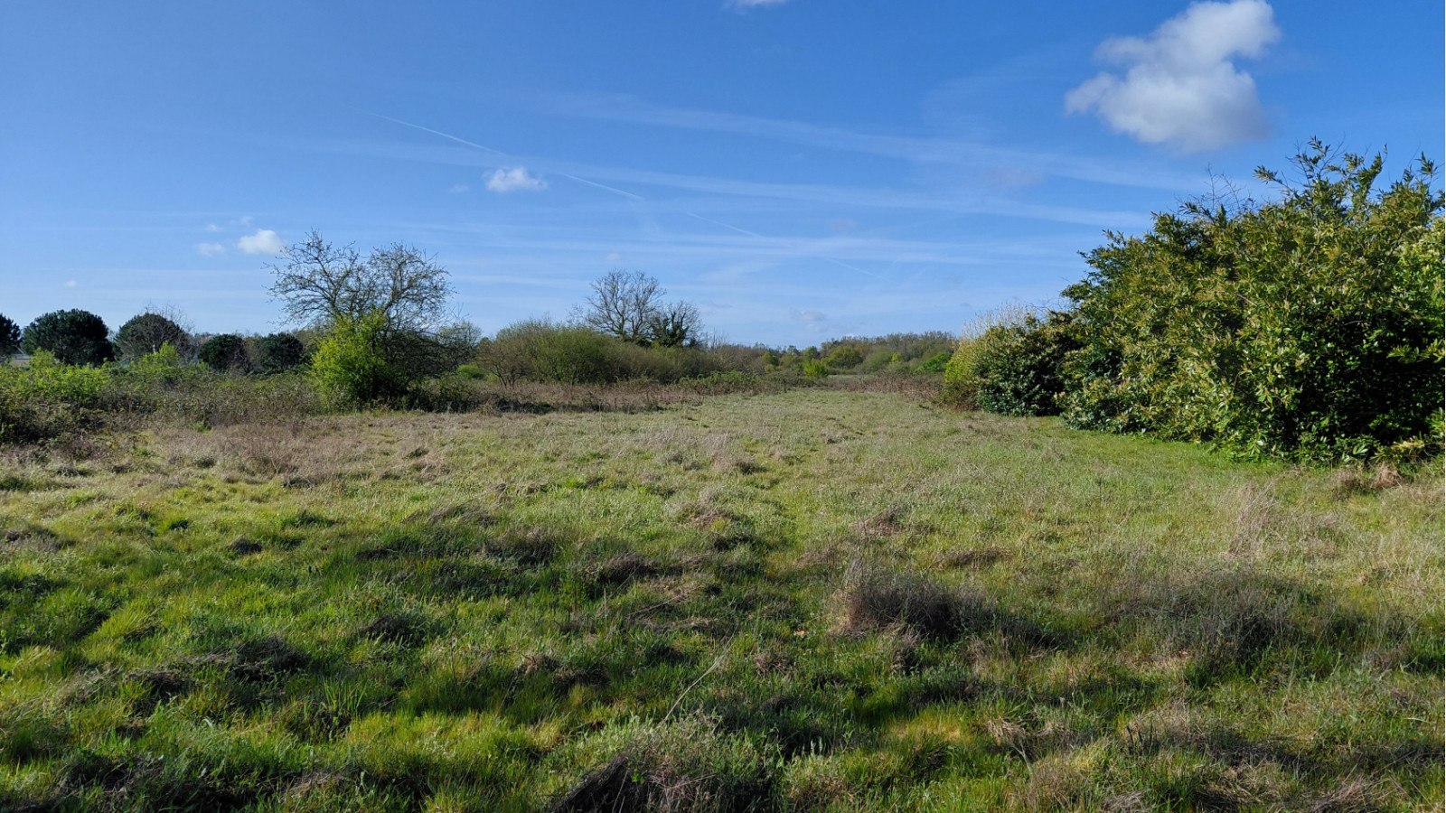 Terrain constructible de 316m2 à Abzac