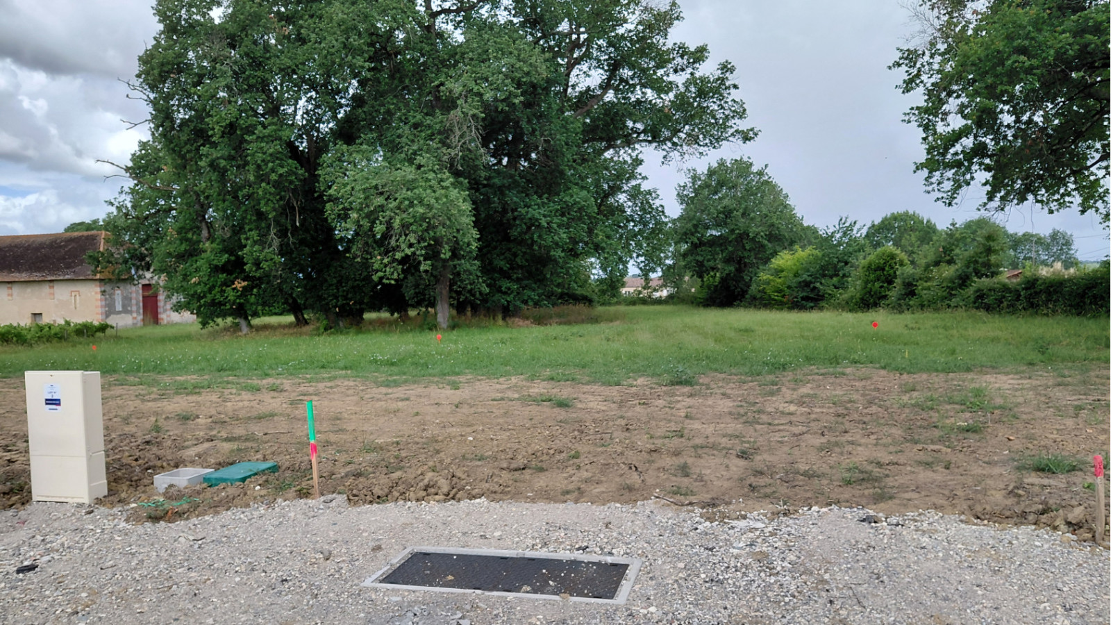 Terrain constructible de 343m2 à La Lande-de-Fronsac