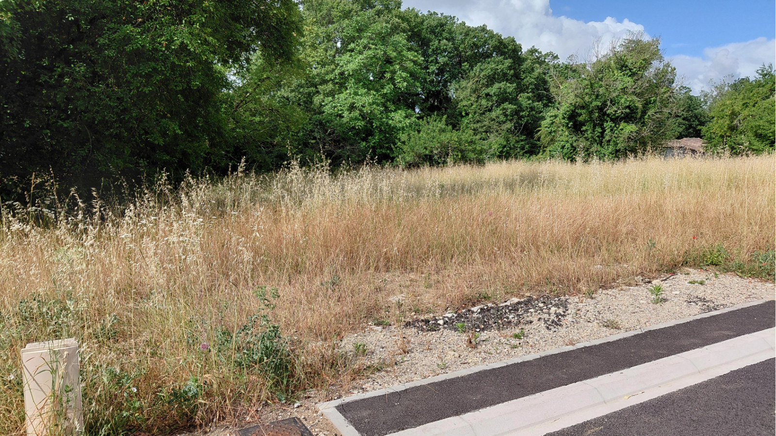 Terrain constructible de 773m2 à Prignac-et-Marcamps