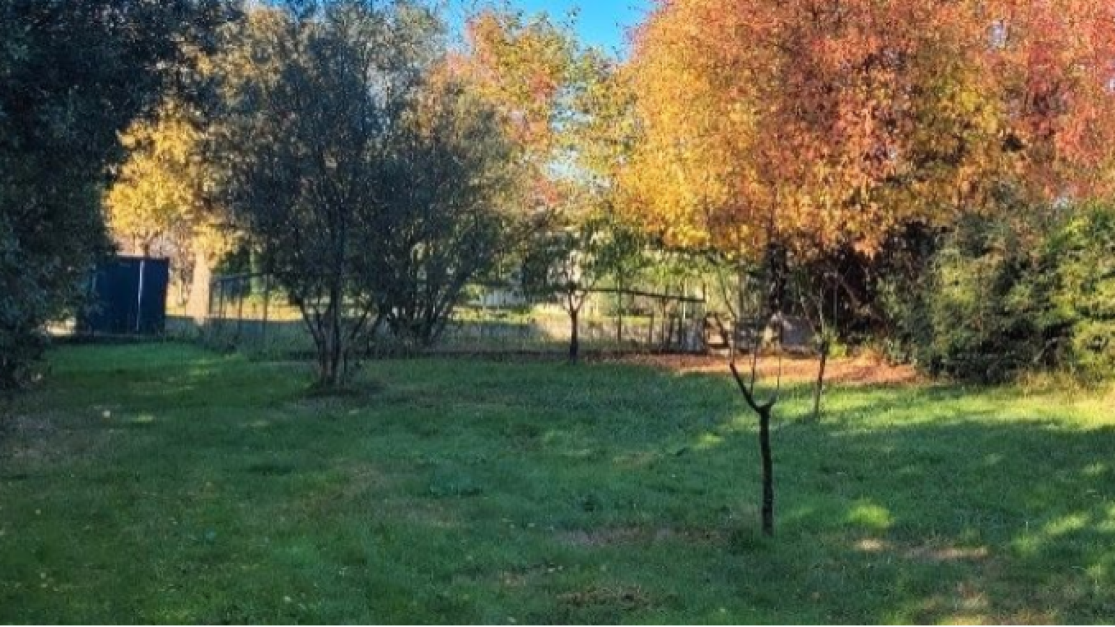 Terrain constructible de 1005m2 à Pompignac