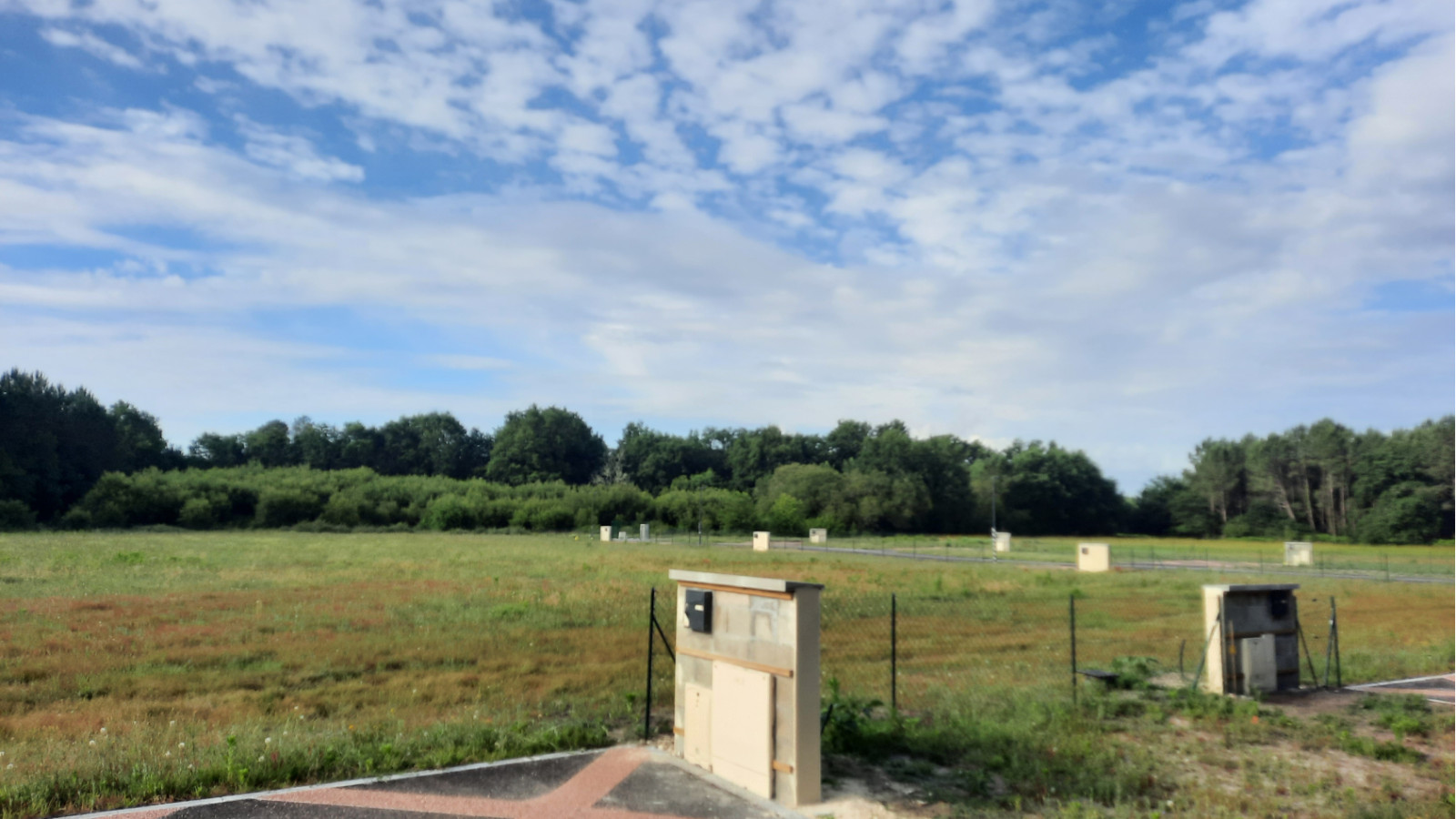 Terrain constructible de 715m2 à Saint-Michel-Escalus