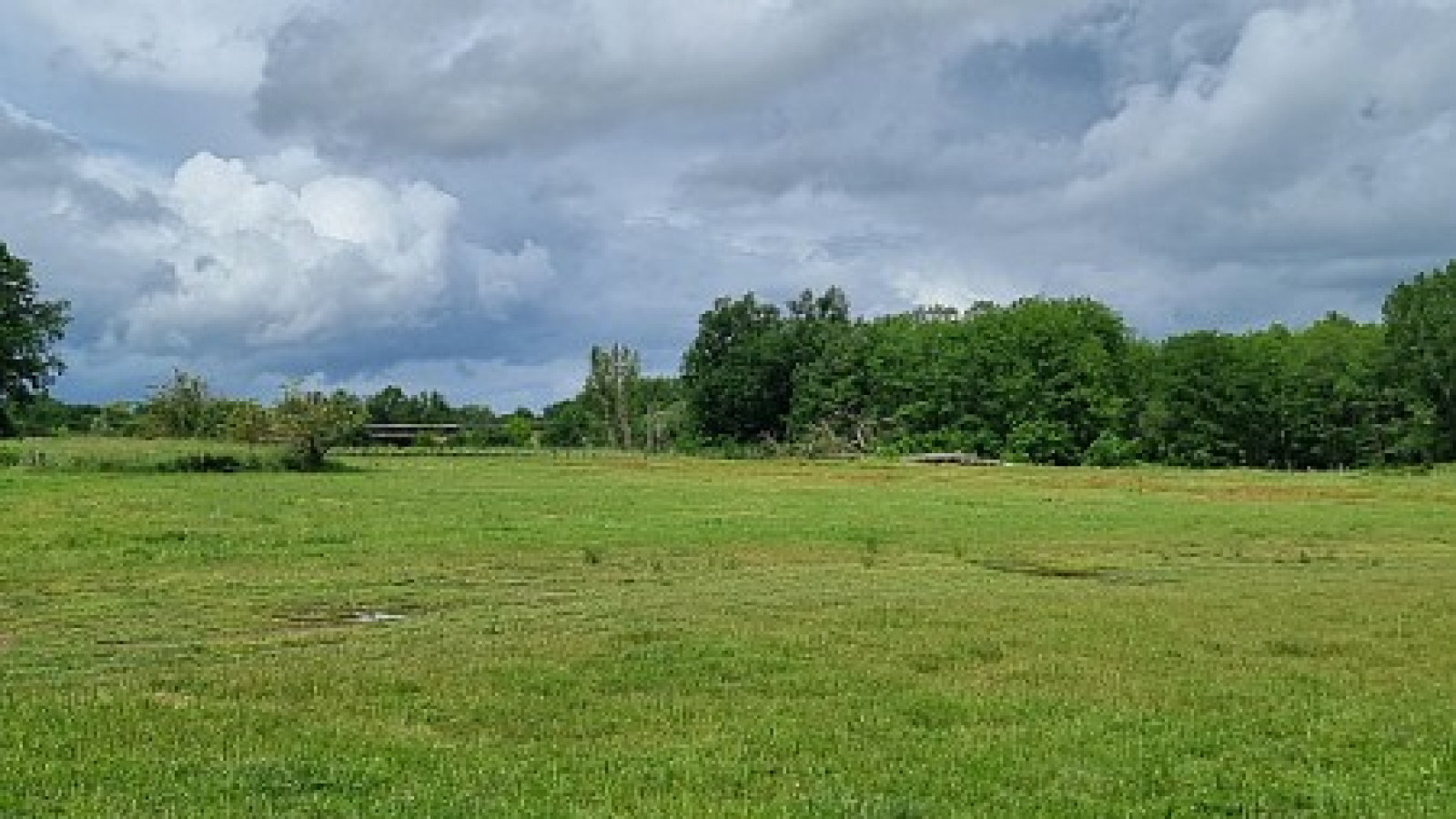 Terrain constructible de 415m2 à Saint-Médard-en-Jalles
