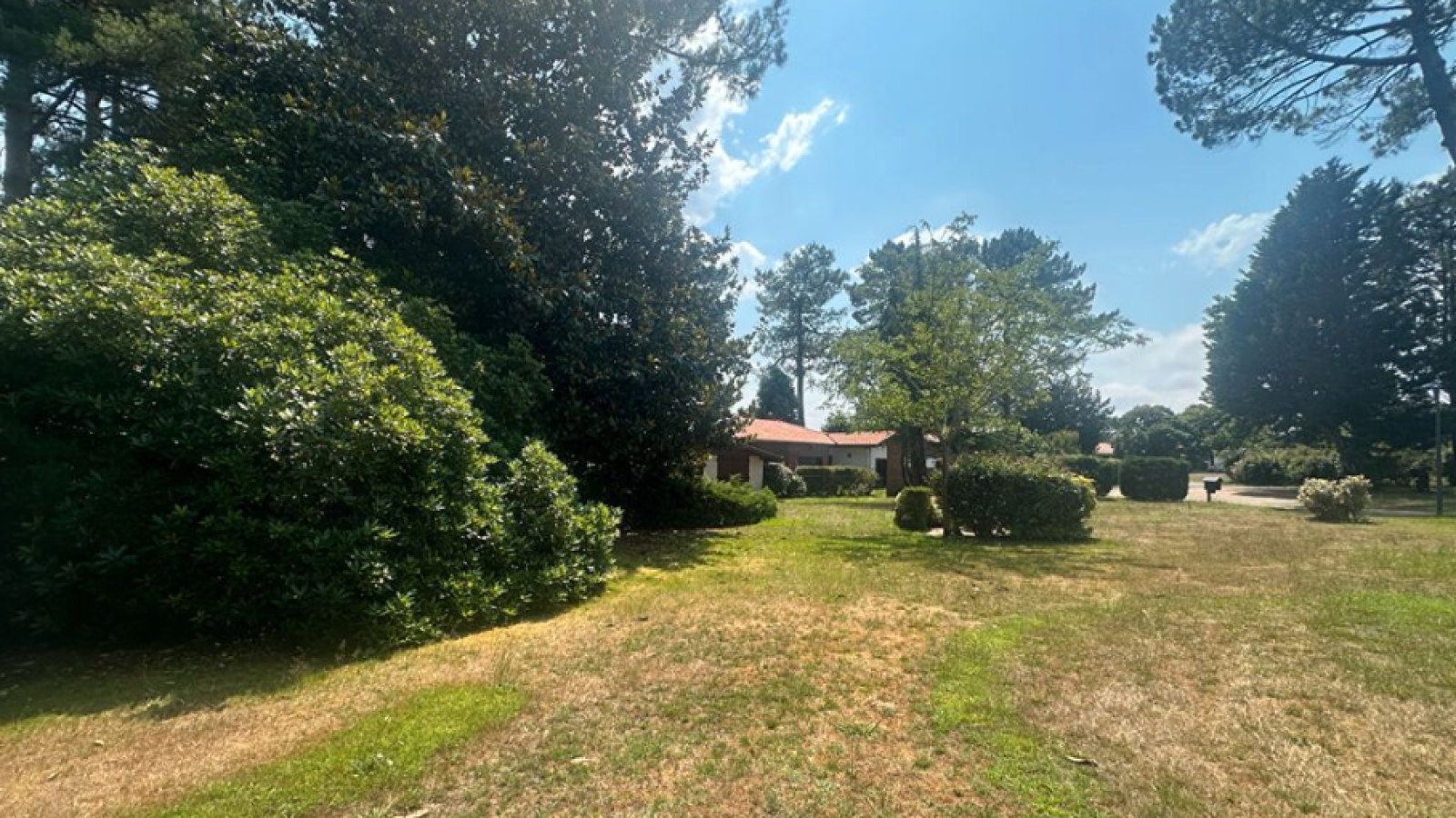 Terrain constructible de 679m2 à Seignosse