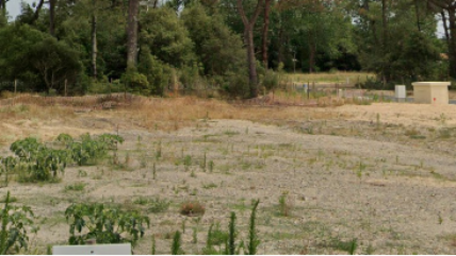 Terrain constructible de 580m2 à Hinx