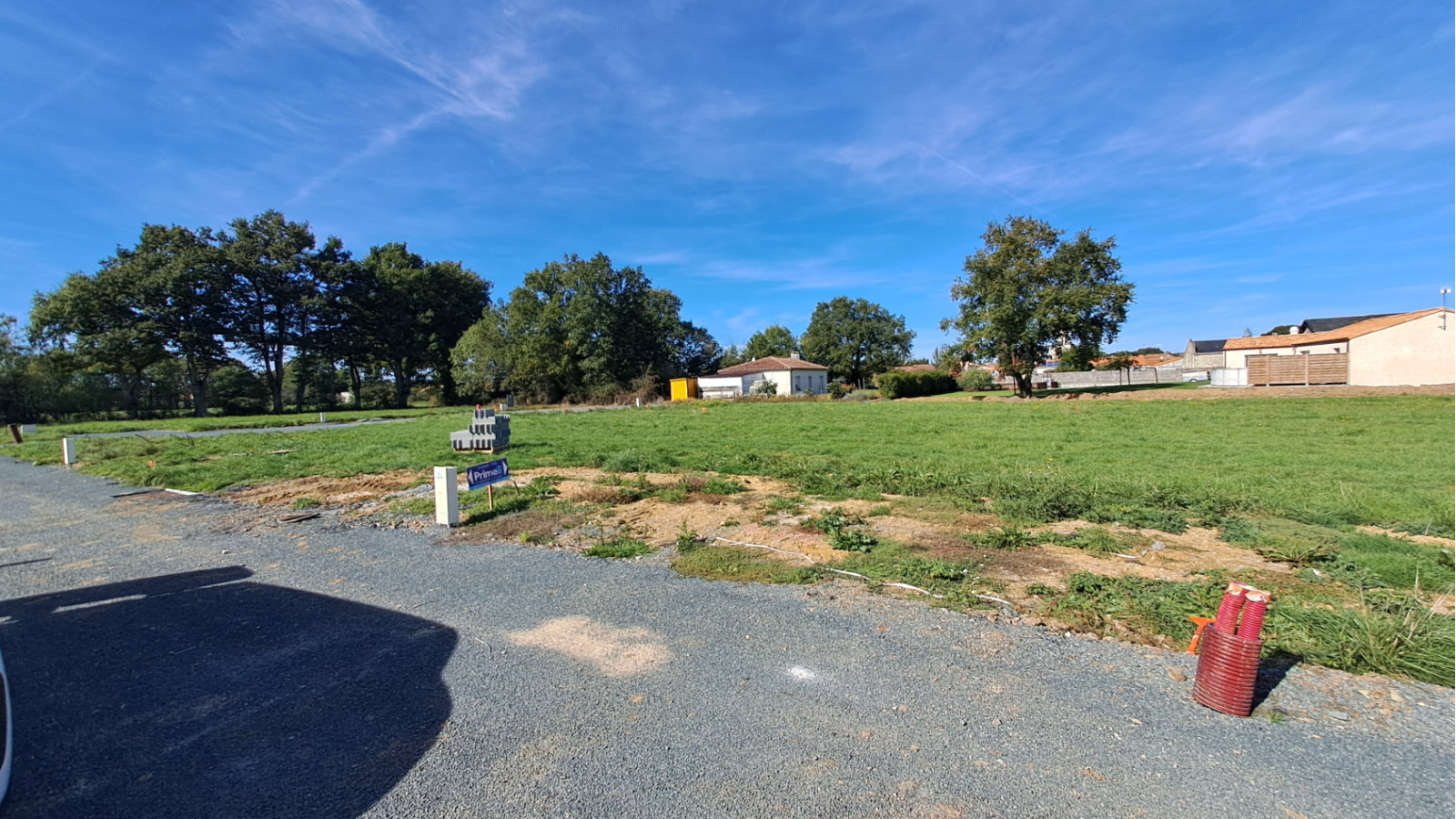 Terrain constructible de 800m2 à Laluque