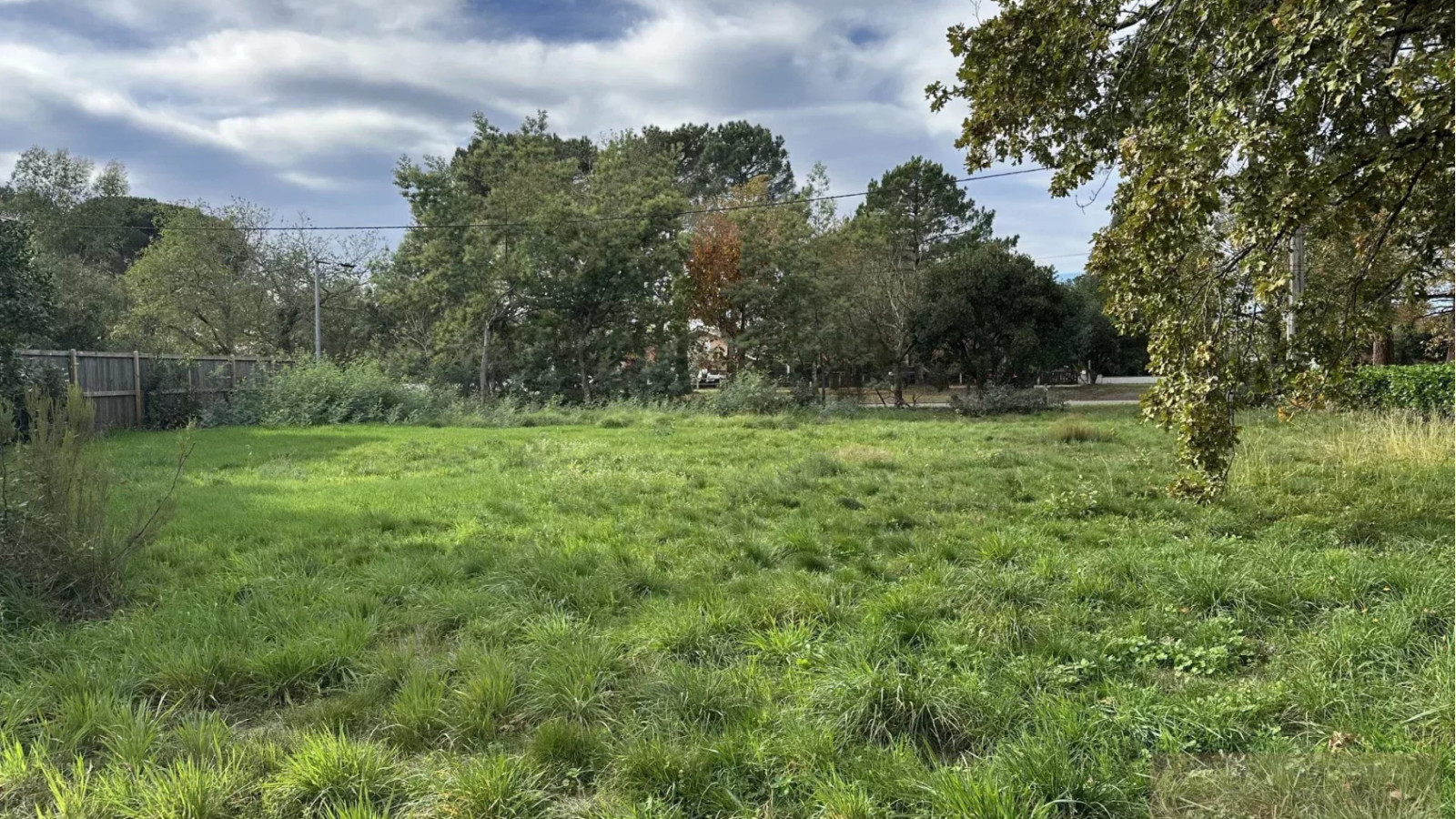 Terrain constructible de 1715m2 à Eysines
