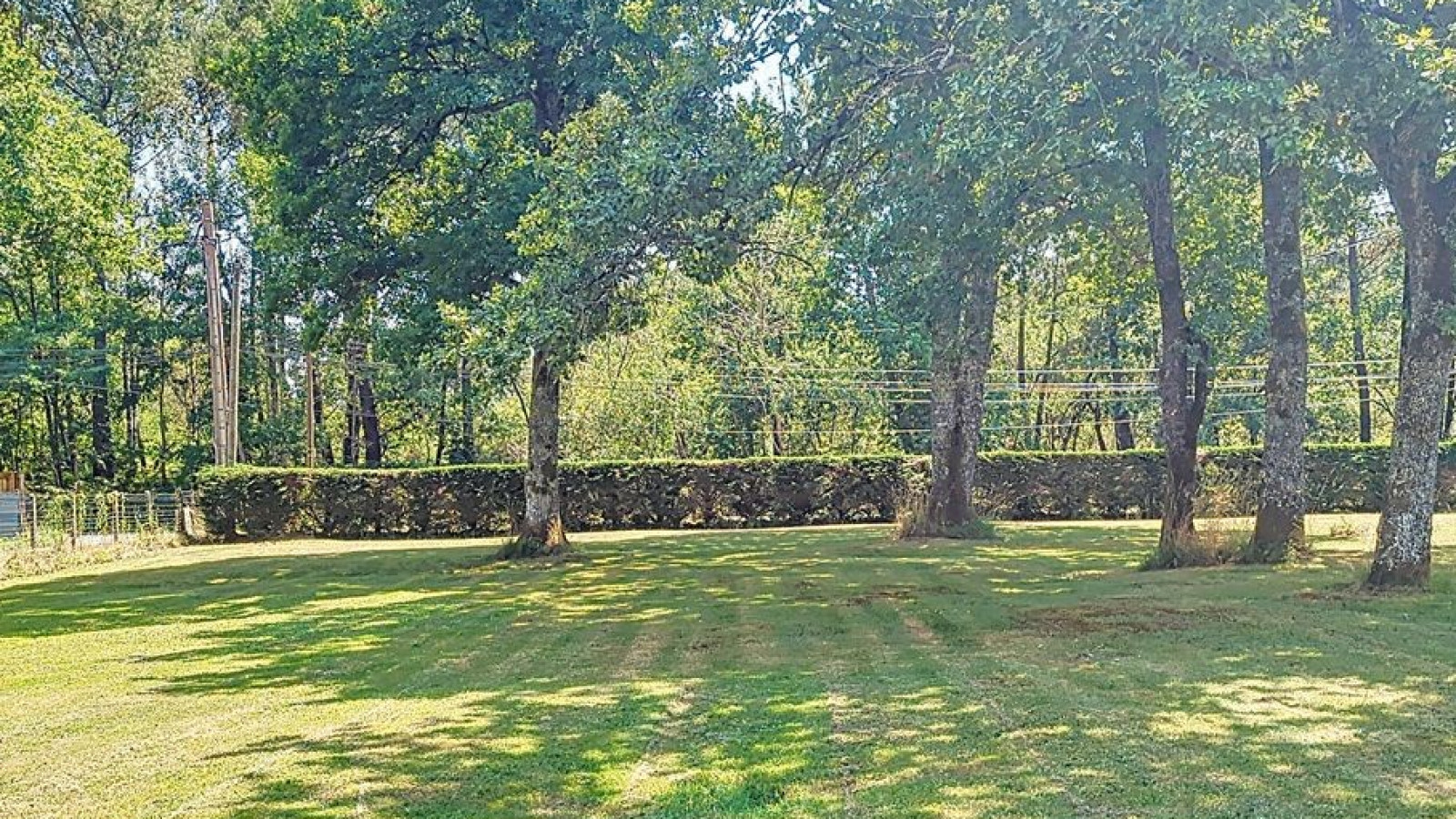 Terrain constructible de 1110m2 à Saint-Médard-de-Guizières