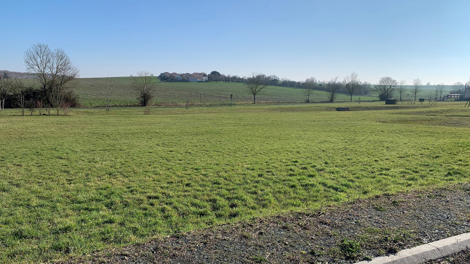 Terrain constructible de 800m2 à Vertheuil