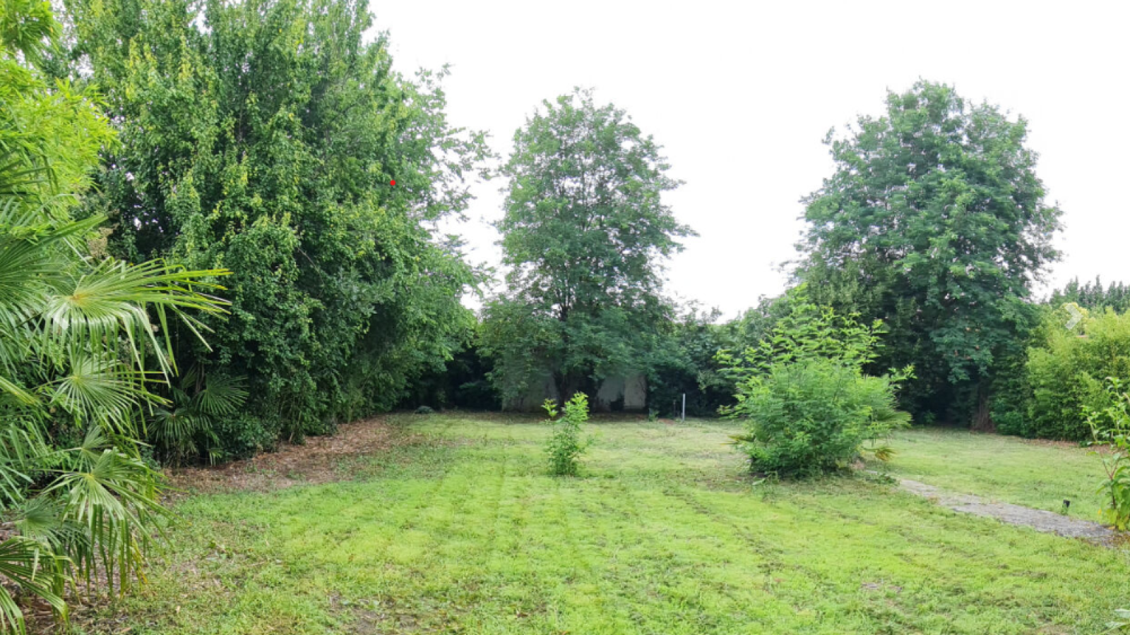Terrain constructible de 473m2 à Arès