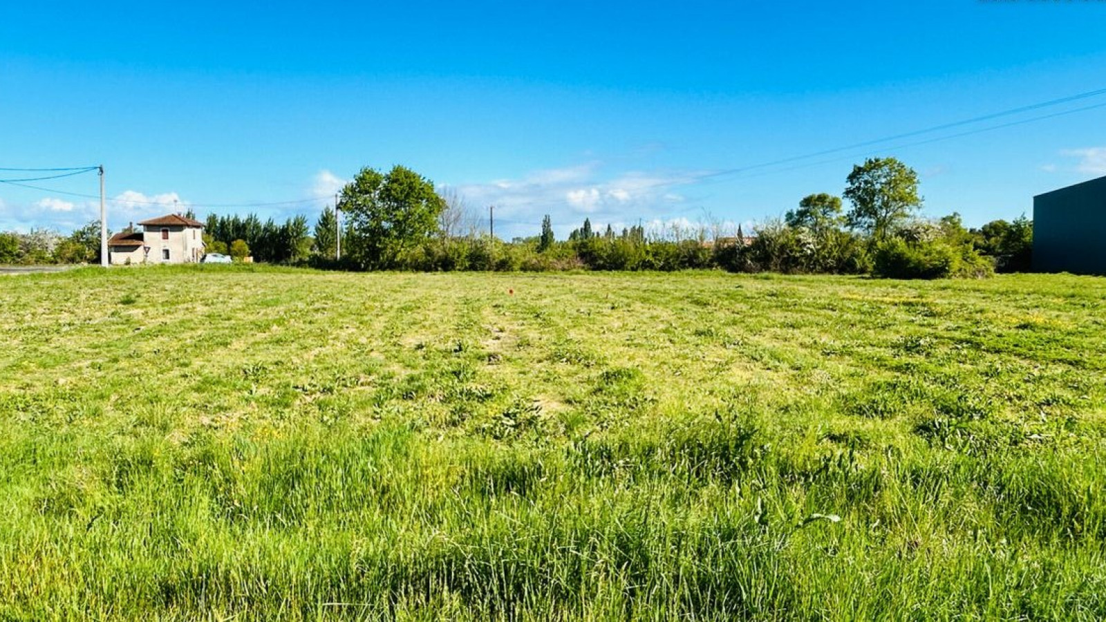 Terrain constructible de 4750m2 à Giscos