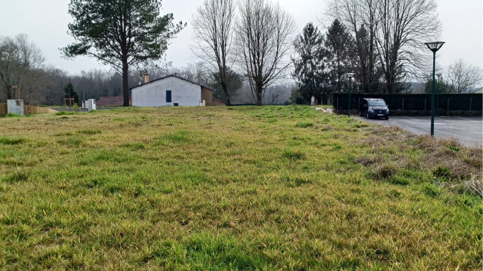 Terrain constructible de 840m2 à Saugnac-et-Cambran