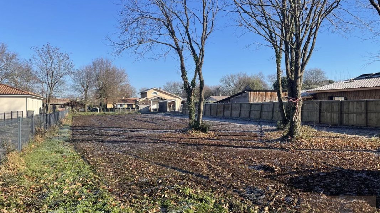 Terrain constructible de 1170m2 à Biganos