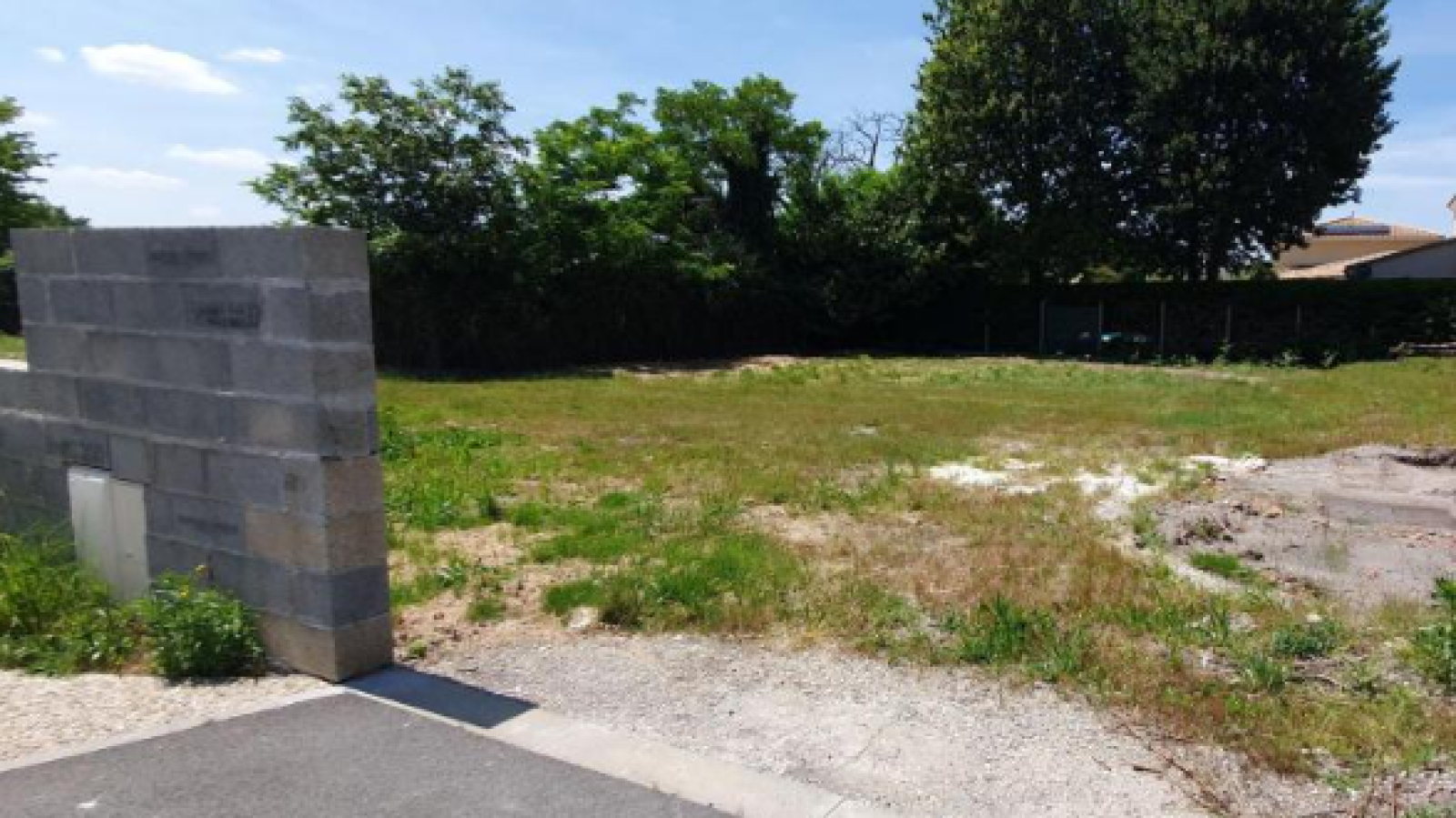 Terrain constructible de 630m2 à Cenon