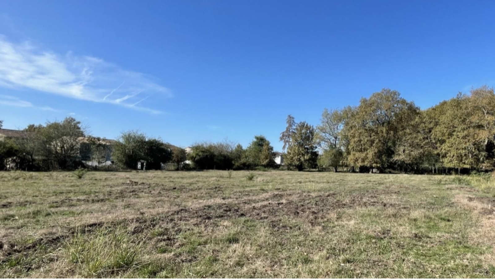 Terrain constructible de 1061m2 à Martillac