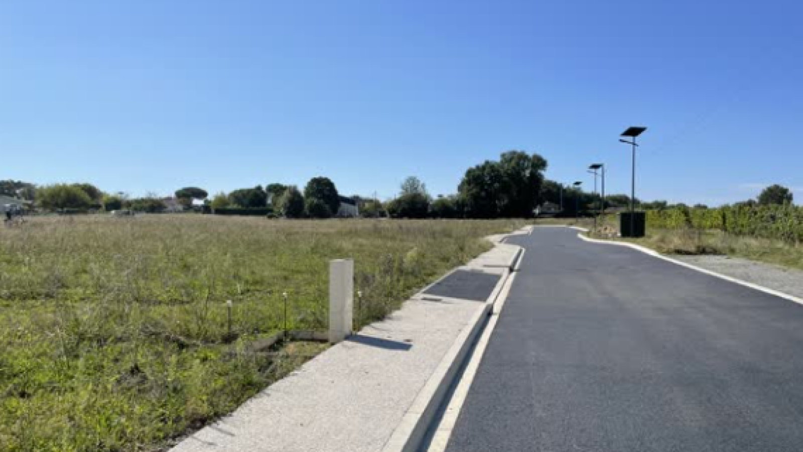 Terrain constructible de 601m2 à Saint-Quentin-de-Baron