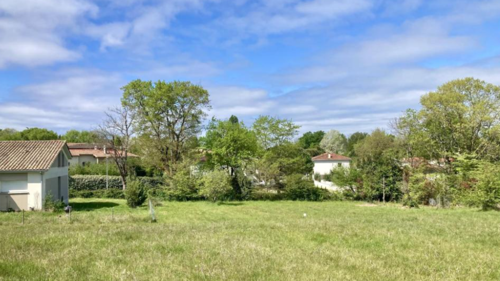 Terrain constructible de 401m2 à Tresses