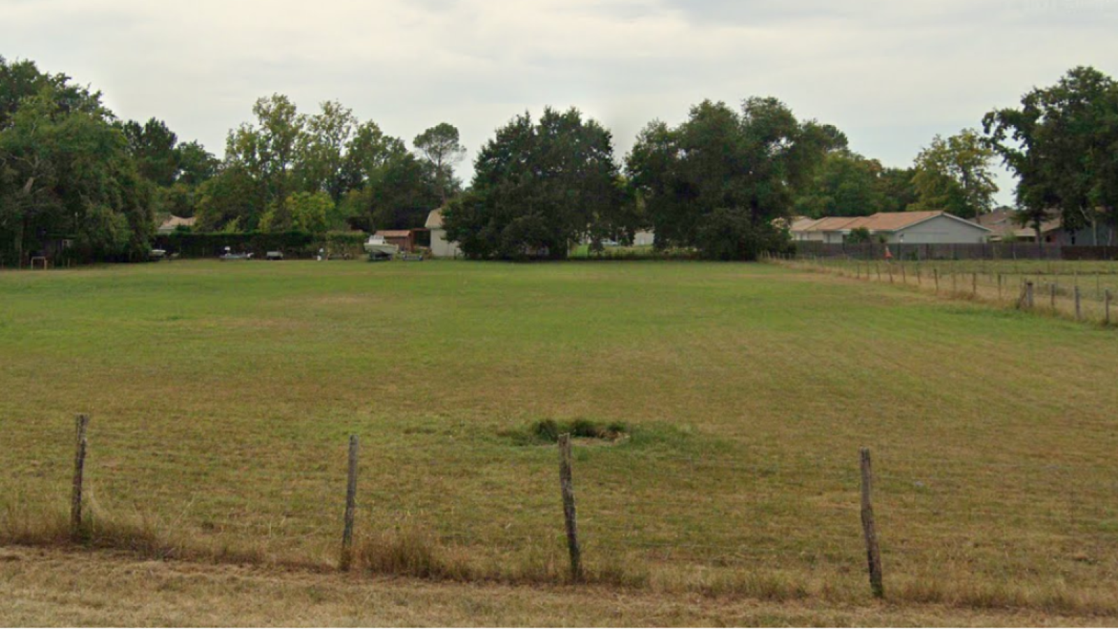 Terrain constructible de 2950m2 à Parentis-en-Born