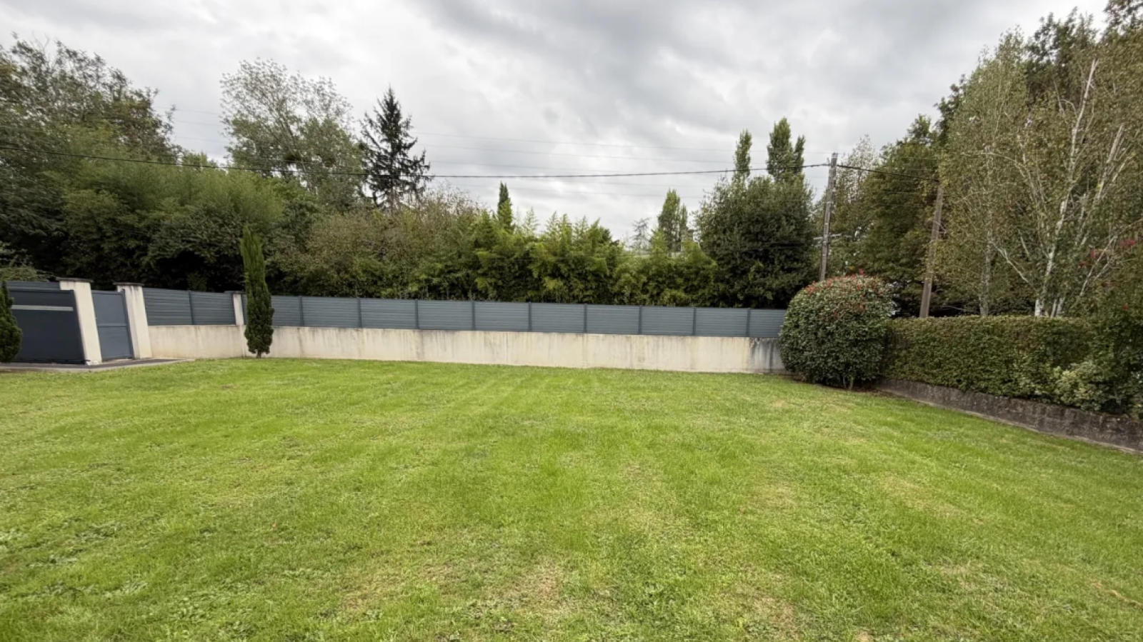 Terrain constructible de 1765m2 à Tresses