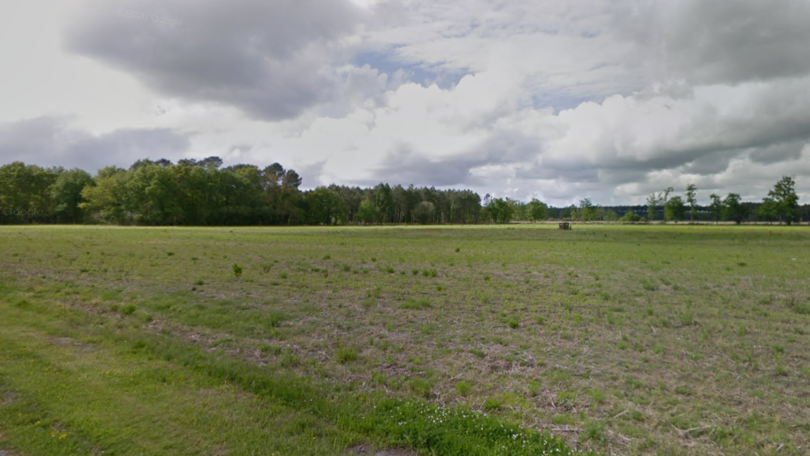 Terrain constructible de 672m2 à Laluque
