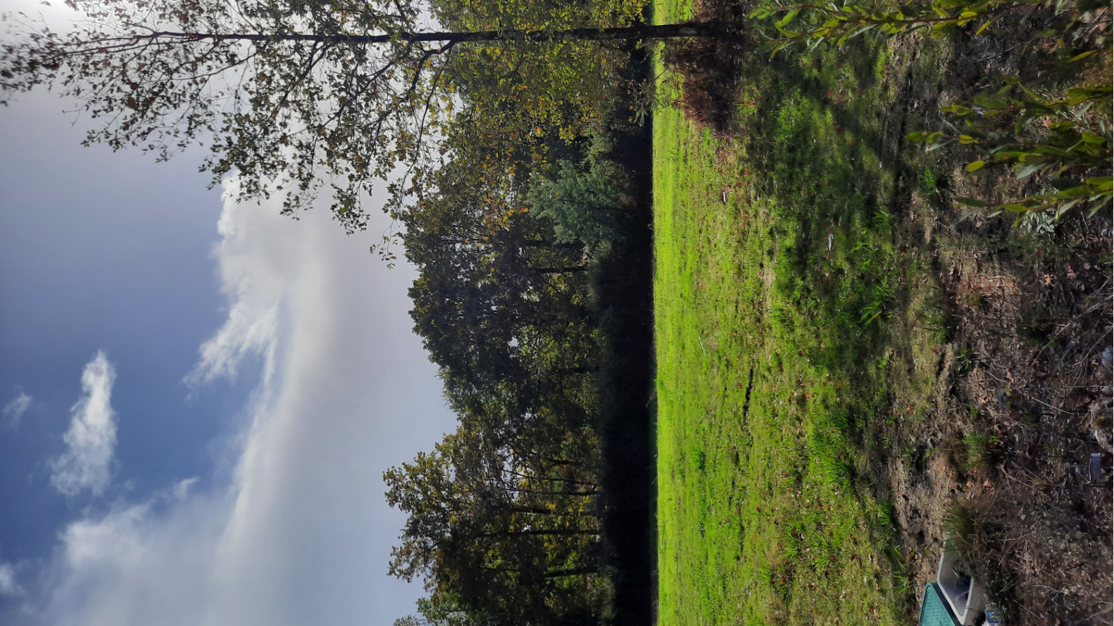Terrain constructible de 600m2 à Loupes